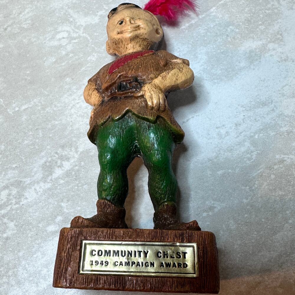 1946-49 Vintage Peter Pan with red feather Community Chest award trophy figurine - Picture 5 of 12